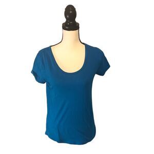 WOMEN’S SIZE SMALL LOFT BRAND TOP!